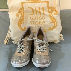DNI Argentine tango practice sneakers